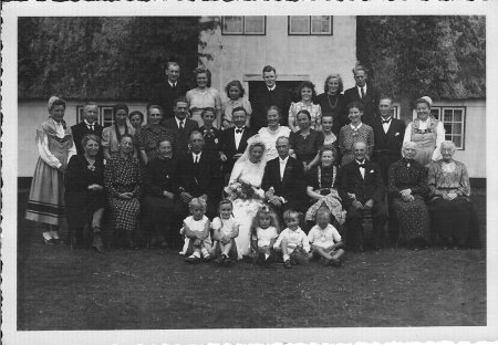 011-12. Nachkriegshochzeit in Keitum.jpg.medium.jpeg