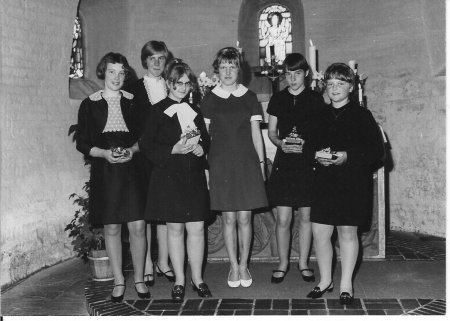 018-19. Morsumer Konfirmandinnen 1968.jpg.medium.jpeg